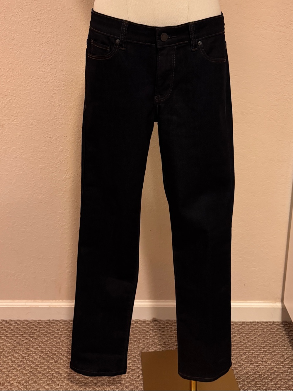Calvin Klein Women’s Jeans Size 8 Dark Wash Straight Leg Mid Rise 30” Inseam